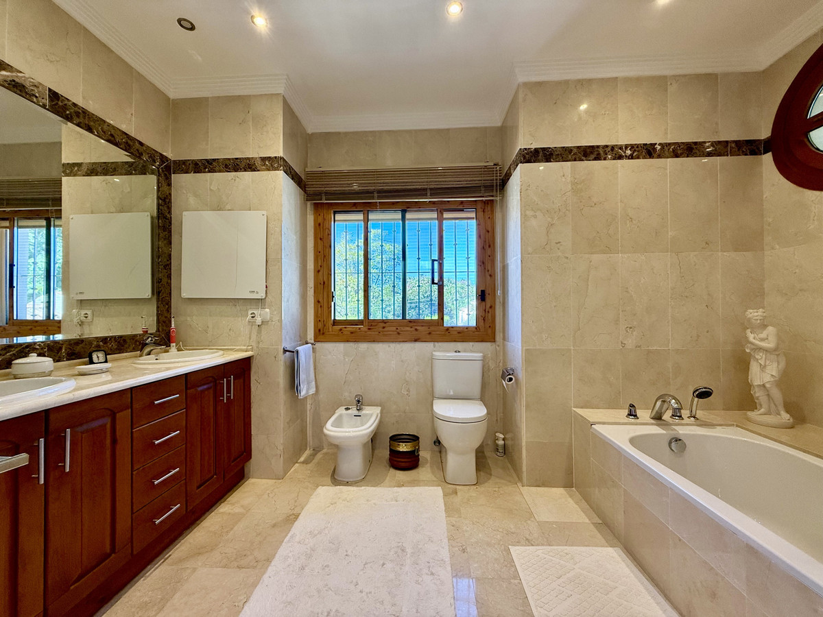 4 Bed Townhouse for sale in Estepona Costa Del Sol, Málaga, Spain