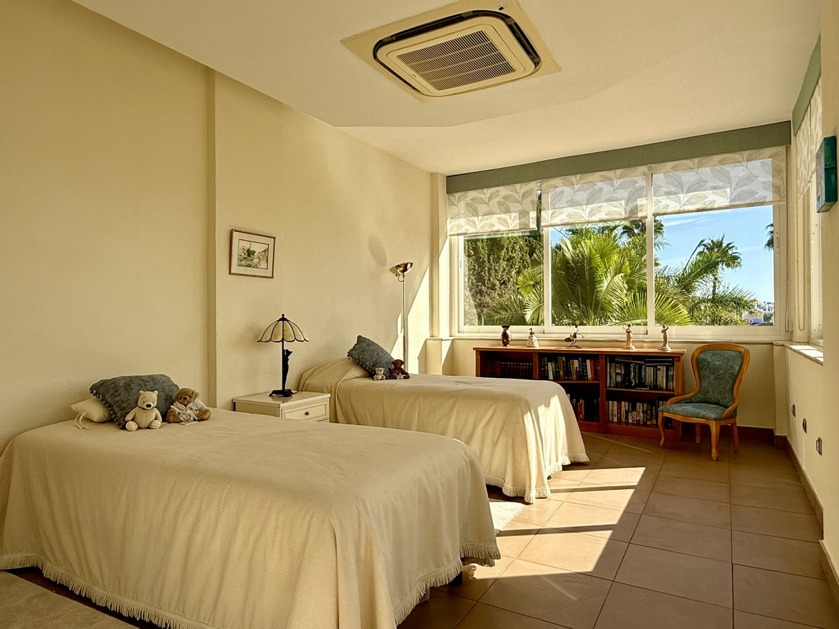 4 Bed Townhouse for sale in Estepona Costa Del Sol, Málaga, Spain