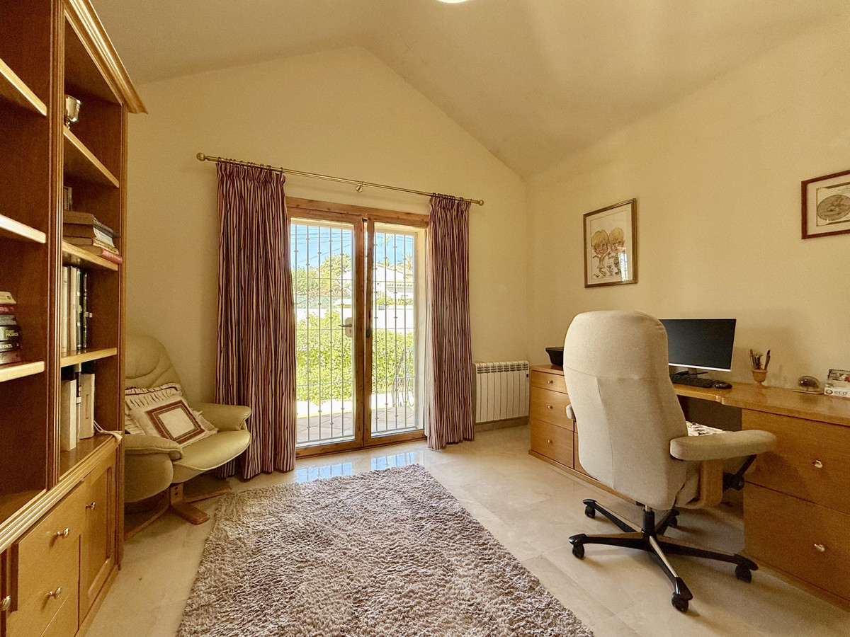 4 Bed Townhouse for sale in Estepona Costa Del Sol, Málaga, Spain