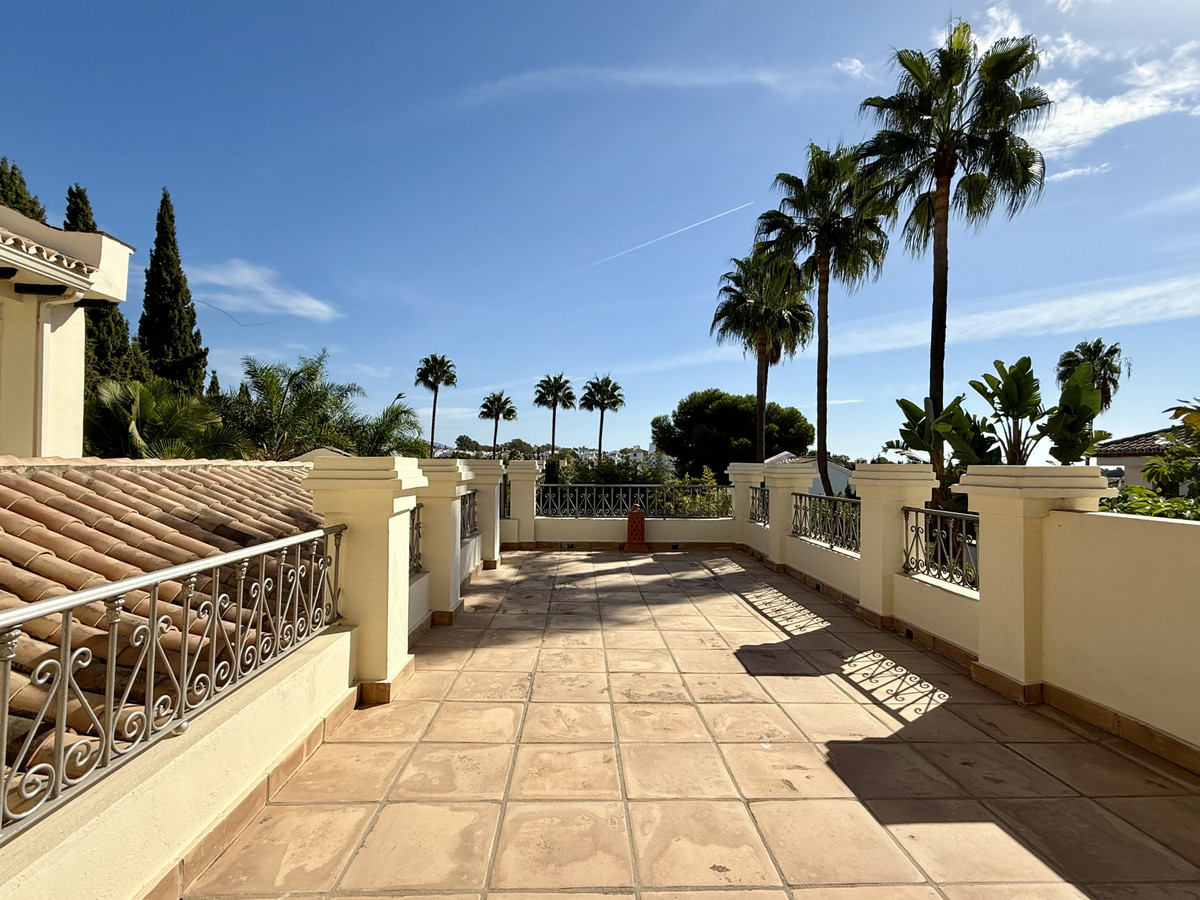 4 Bed Townhouse for sale in Estepona Costa Del Sol, Málaga, Spain