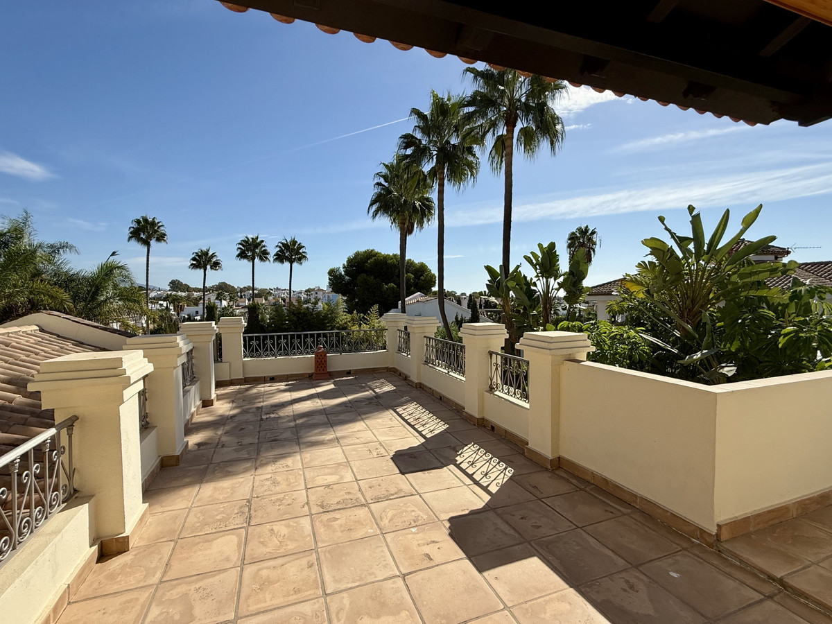 4 Bed Townhouse for sale in Estepona Costa Del Sol, Málaga, Spain