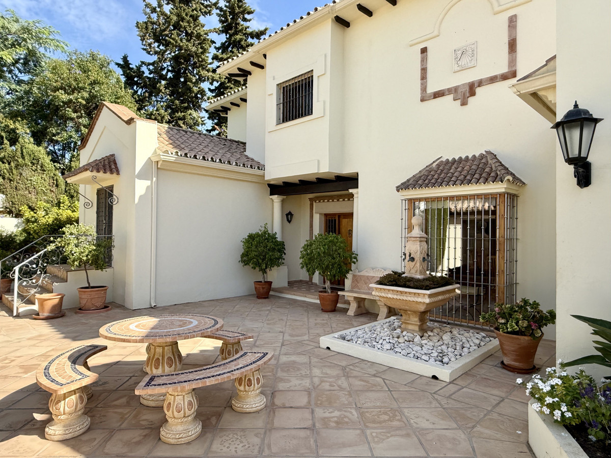 4 Bed Townhouse for sale in Estepona Costa Del Sol, Málaga, Spain