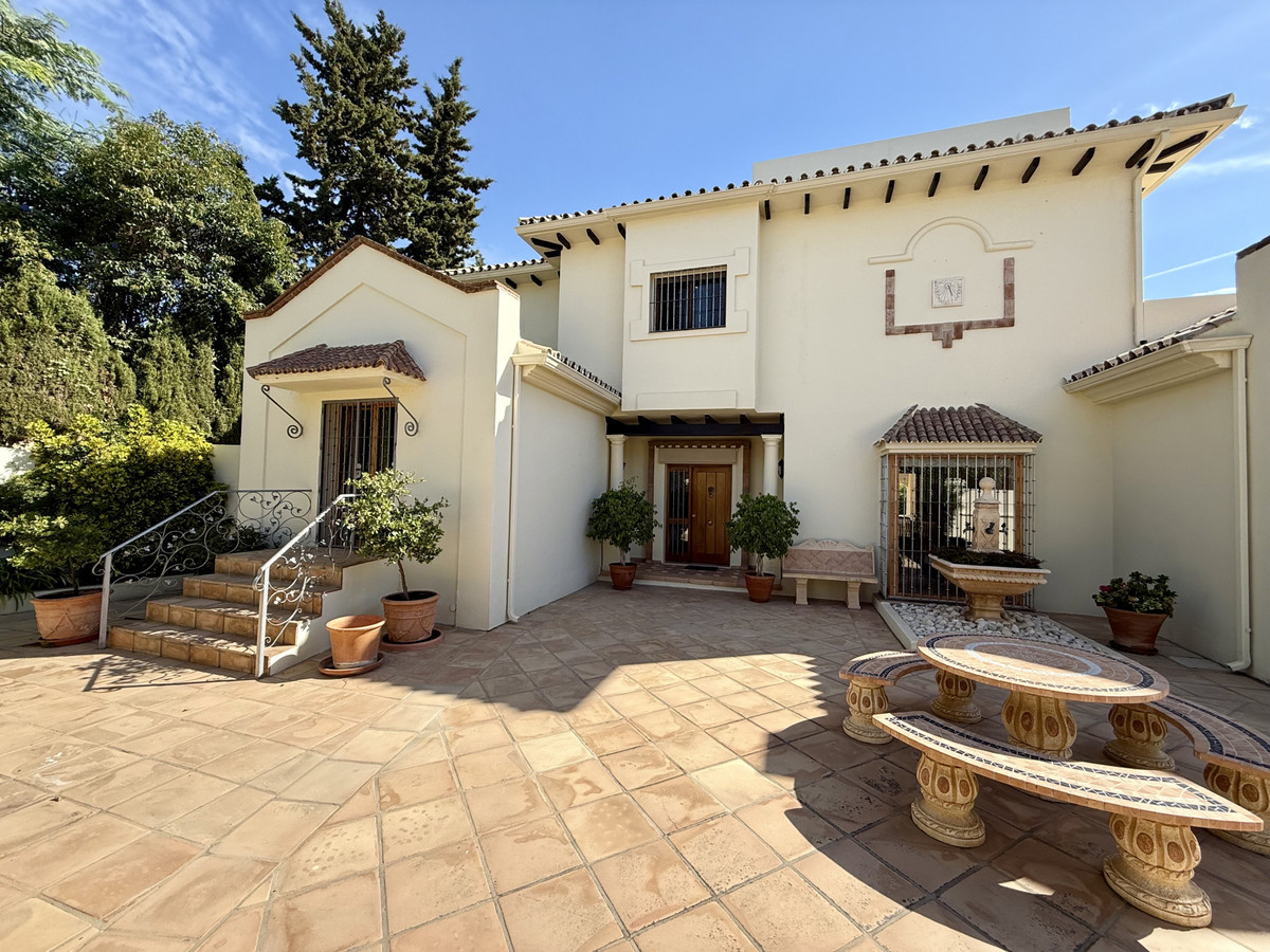 4 Bed Townhouse for sale in Estepona Costa Del Sol, Málaga, Spain
