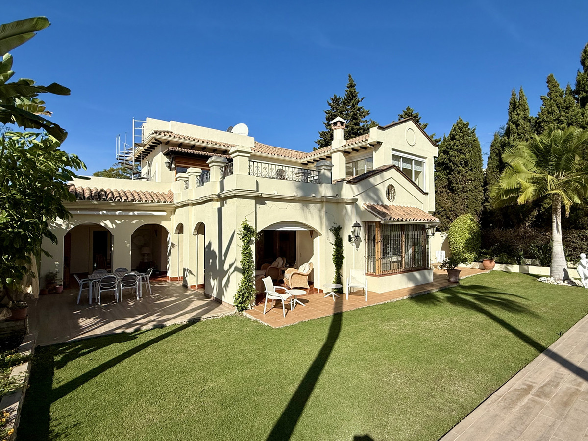 4 Bed Townhouse for sale in Estepona Costa Del Sol, Málaga, Spain