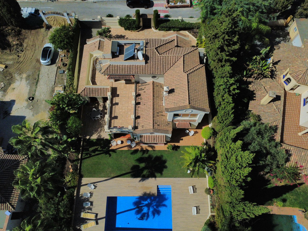 4 Bed Townhouse for sale in Estepona Costa Del Sol, Málaga, Spain