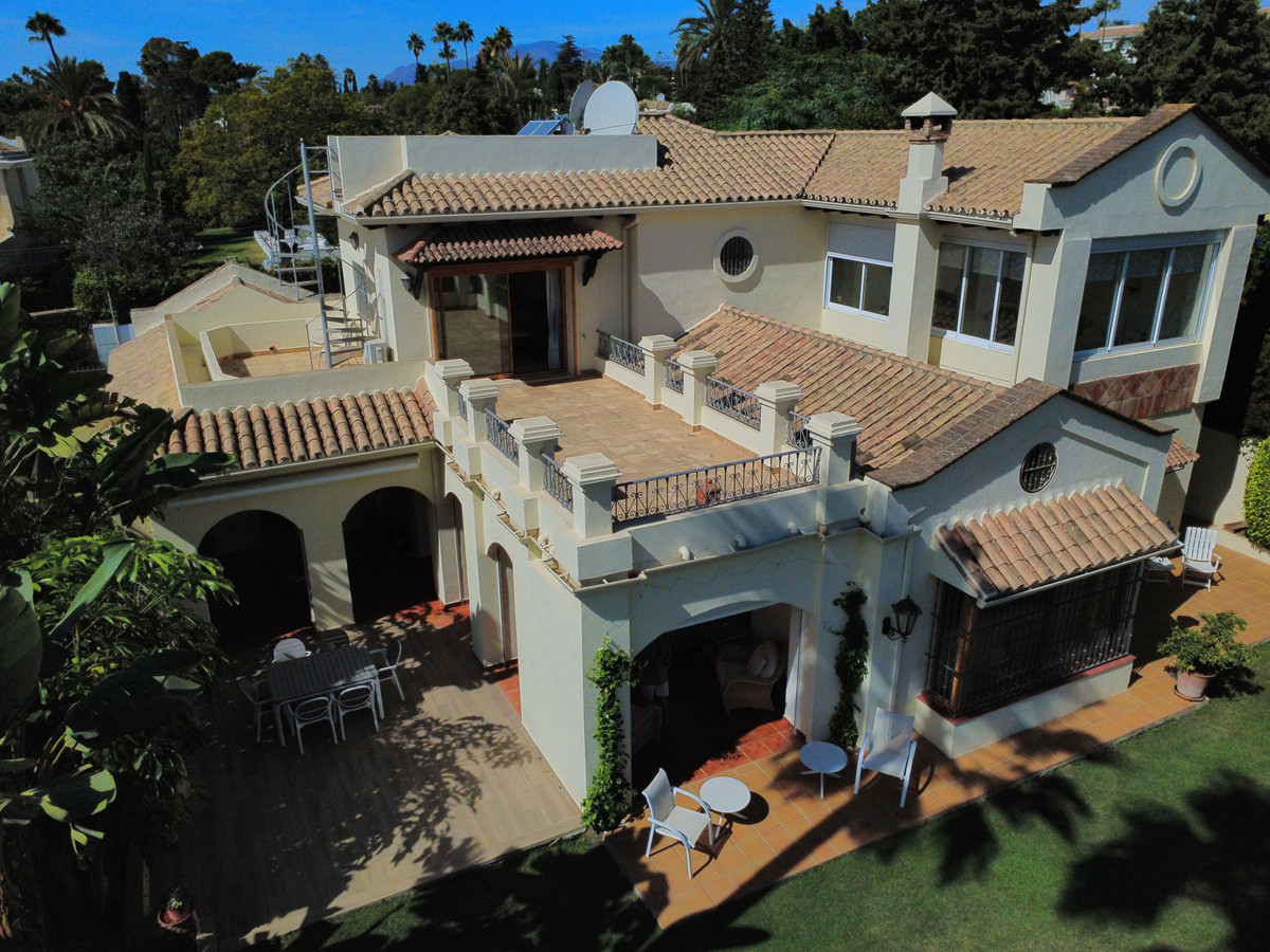 4 Bed Townhouse for sale in Estepona Costa Del Sol, Málaga, Spain