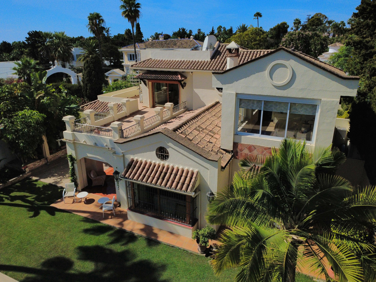 4 Bed Townhouse for sale in Estepona Costa Del Sol, Málaga, Spain