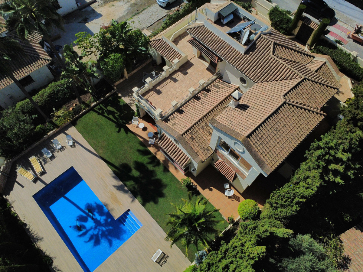 4 Bed Townhouse for sale in Estepona Costa Del Sol, Málaga, Spain