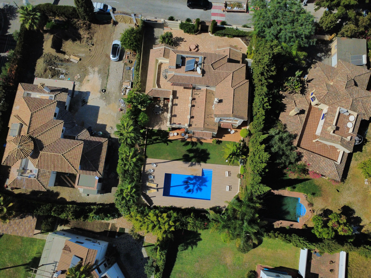 4 Bed Townhouse for sale in Estepona Costa Del Sol, Málaga, Spain