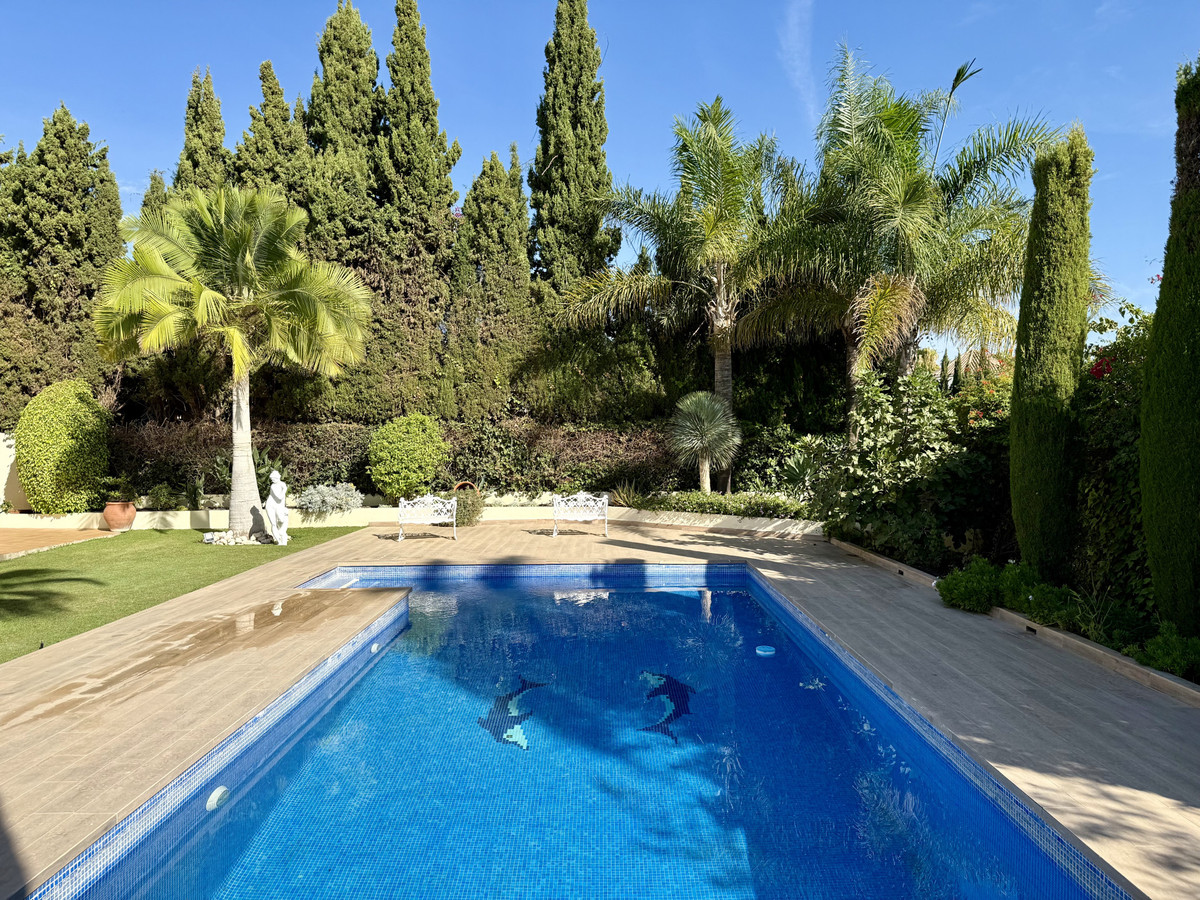 4 Bed Townhouse for sale in Estepona Costa Del Sol, Málaga, Spain
