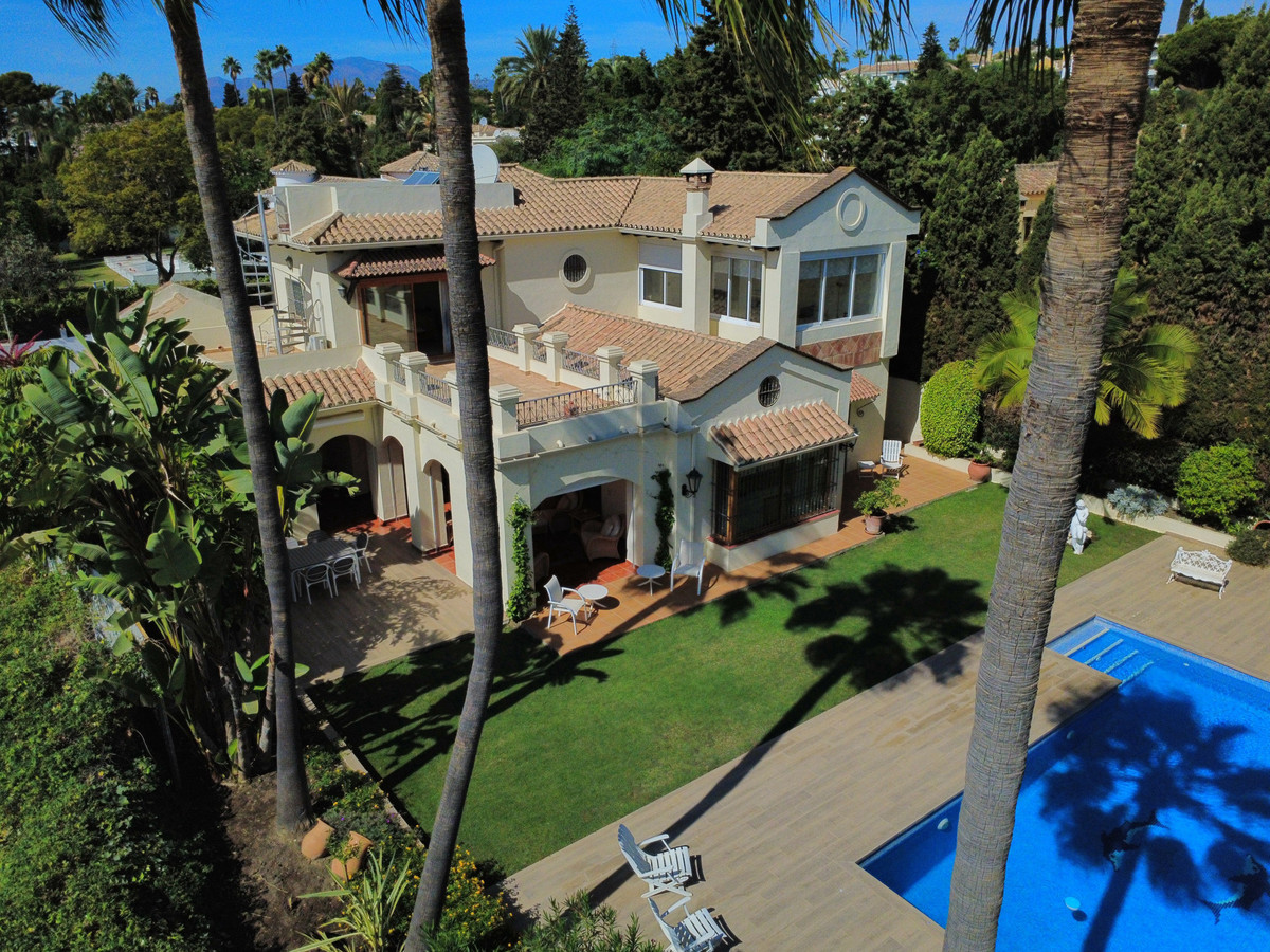 4 Bed Townhouse for sale in Estepona Costa Del Sol, Málaga, Spain