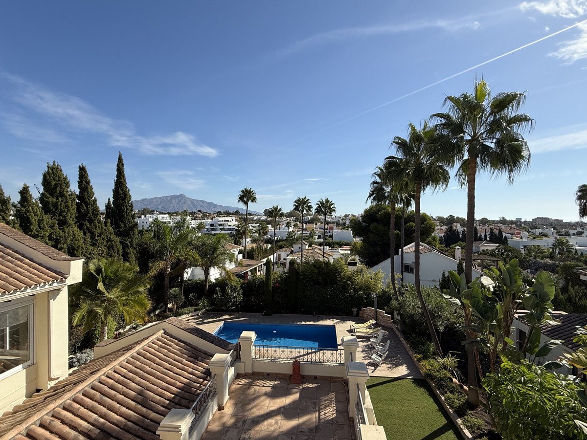 4 Bed Townhouse for sale in Estepona Costa Del Sol, Málaga, Spain