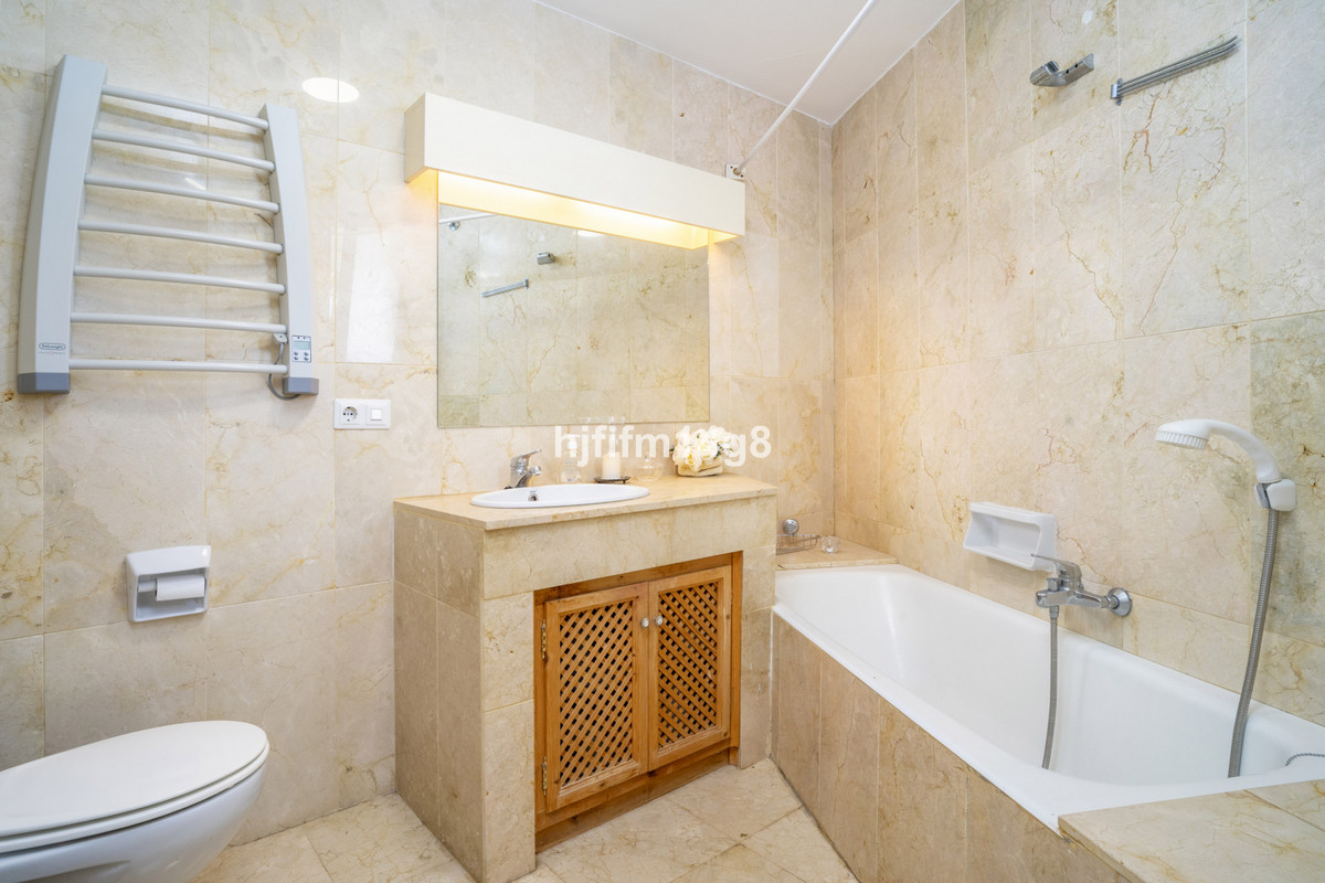 2 Bed Apartment for sale in Guadalmina Alta Costa Del Sol, Málaga, Spain
