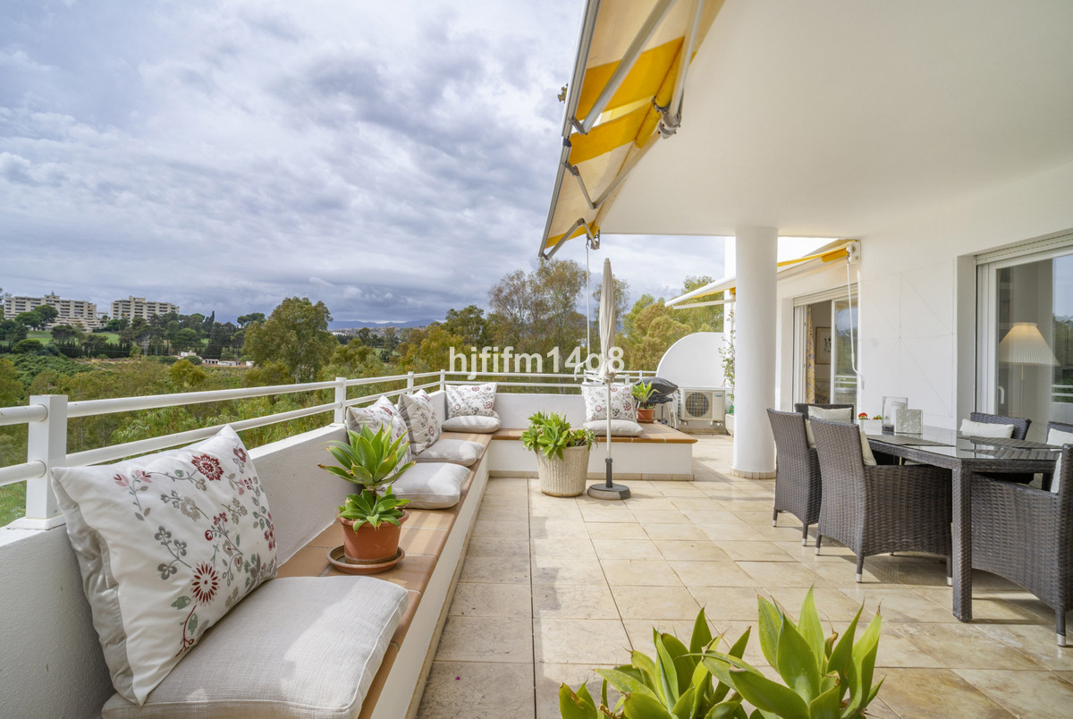 2 Bed Apartment for sale in Guadalmina Alta Costa Del Sol, Málaga, Spain