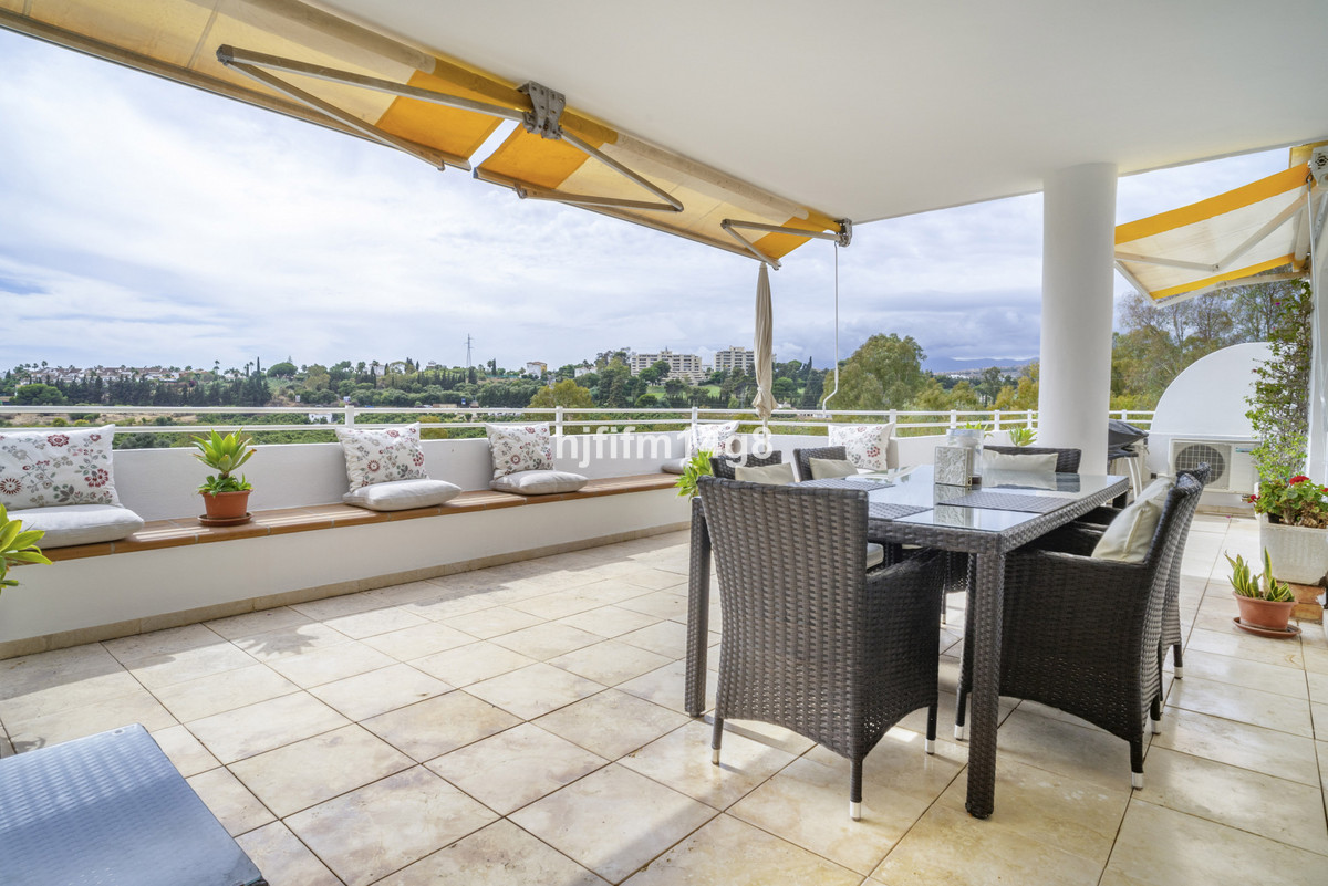 2 Bed Apartment for sale in Guadalmina Alta Costa Del Sol, Málaga, Spain