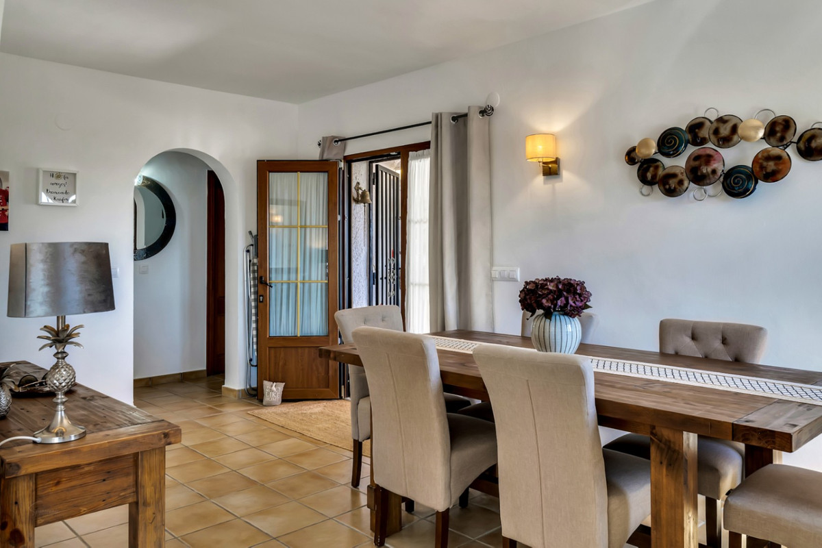Se vende Villa - Chalet de 3 dormitorios en Costa Blanca, Alicante, España