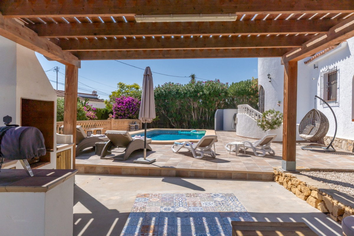 Se vende Villa - Chalet de 3 dormitorios en Costa Blanca, Alicante, España