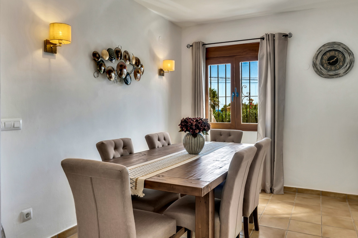 Se vende Villa - Chalet de 3 dormitorios en Costa Blanca, Alicante, España