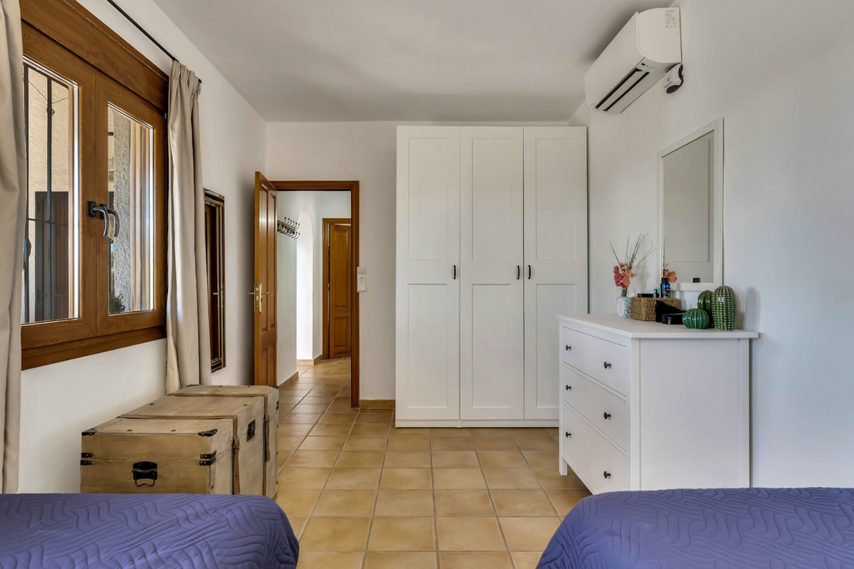 Se vende Villa - Chalet de 3 dormitorios en Costa Blanca, Alicante, España