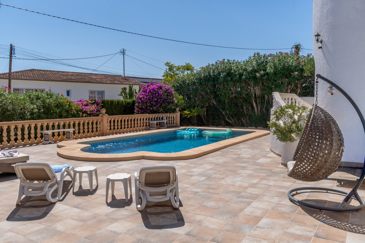 Se vende Villa - Chalet de 3 dormitorios en Costa Blanca, Alicante, España