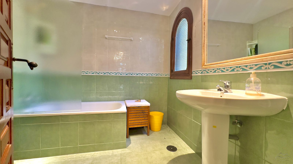6 Bed Townhouse for sale in Javea Costa Blanca, Alicante, Spain