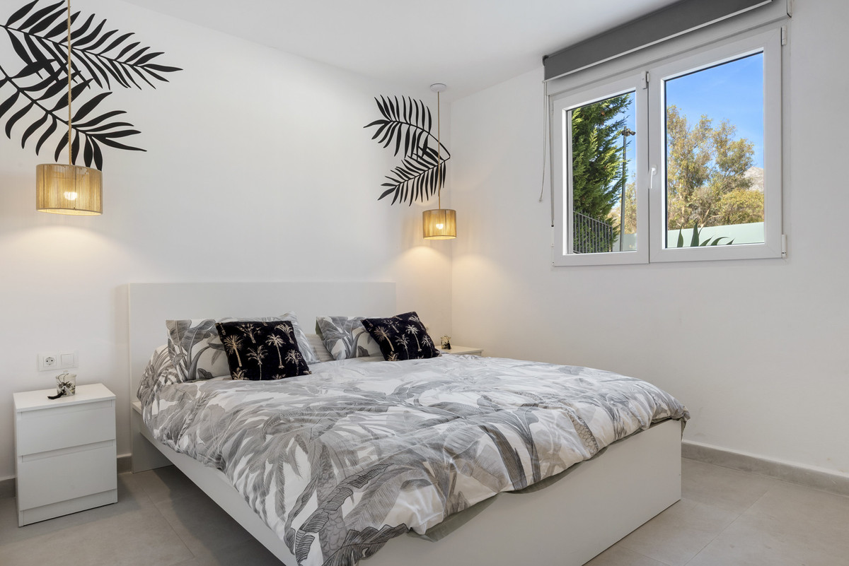5 Bed Townhouse for sale in Nueva Andalucía Costa Del Sol, Málaga, Spain