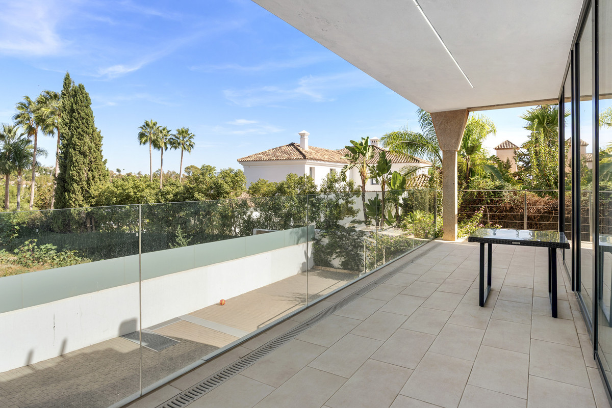 5 Bed Townhouse for sale in Nueva Andalucía Costa Del Sol, Málaga, Spain