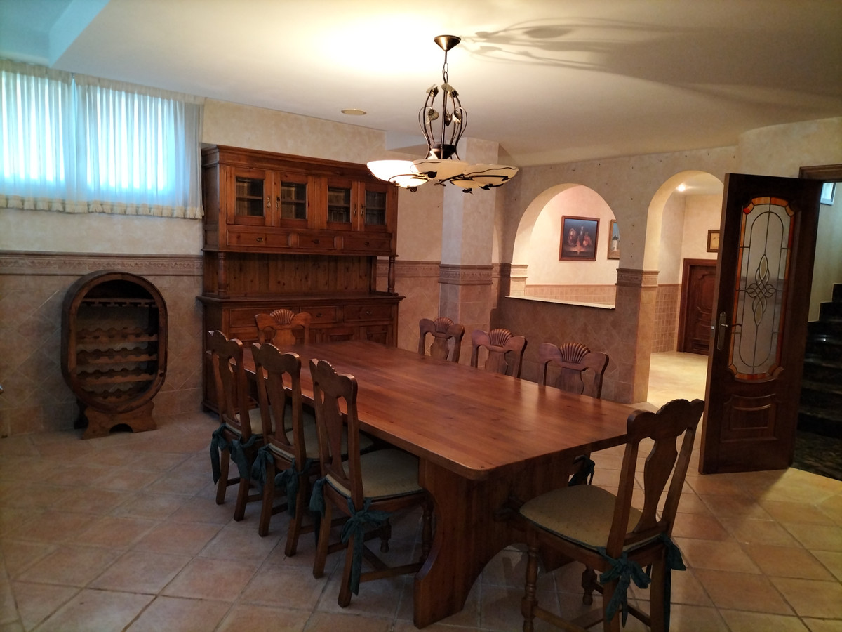 Se vende Villa - Chalet de 4 dormitorios en Costa Blanca, Alicante, España