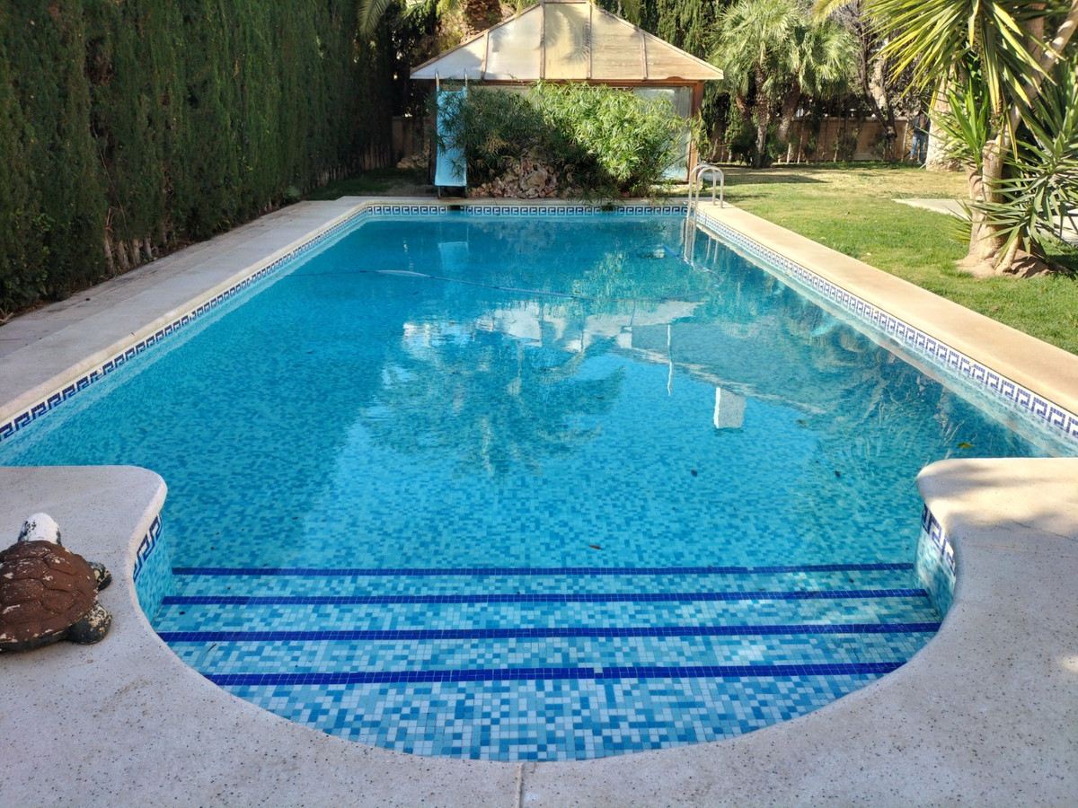 Se vende Villa - Chalet de 4 dormitorios en Costa Blanca, Alicante, España