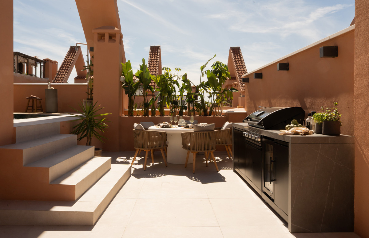 3 Bed Apartment for sale in Nueva Andalucía Costa Del Sol, Málaga, Spain