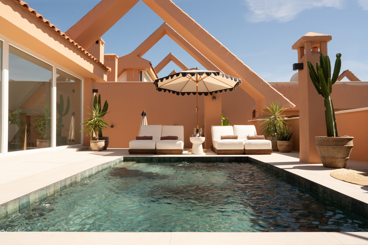 3 Bed Apartment for sale in Nueva Andalucía Costa Del Sol, Málaga, Spain