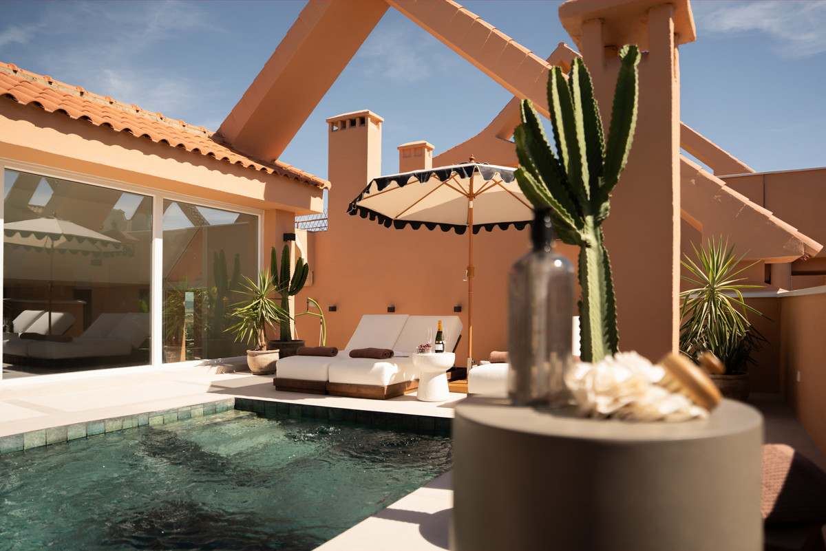 3 Bed Apartment for sale in Nueva Andalucía Costa Del Sol, Málaga, Spain