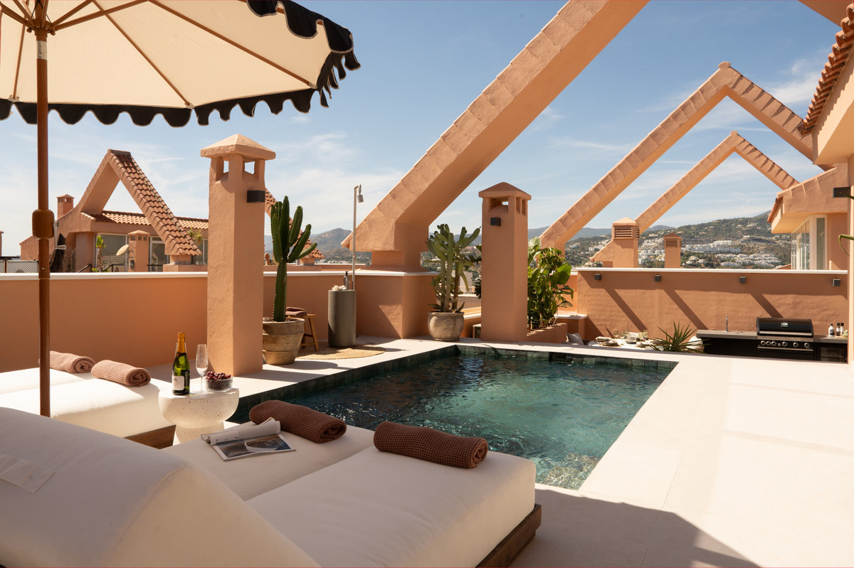 3 Bed Apartment for sale in Nueva Andalucía Costa Del Sol, Málaga, Spain