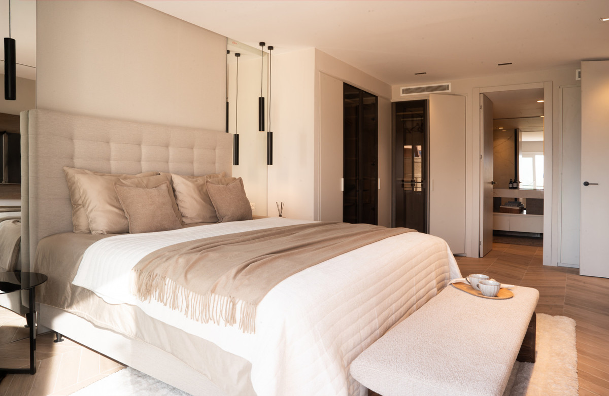 3 Bed Apartment for sale in Nueva Andalucía Costa Del Sol, Málaga, Spain