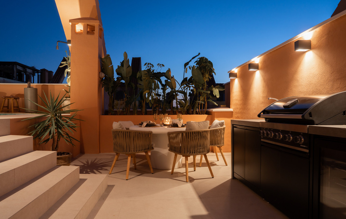 3 Bed Apartment for sale in Nueva Andalucía Costa Del Sol, Málaga, Spain