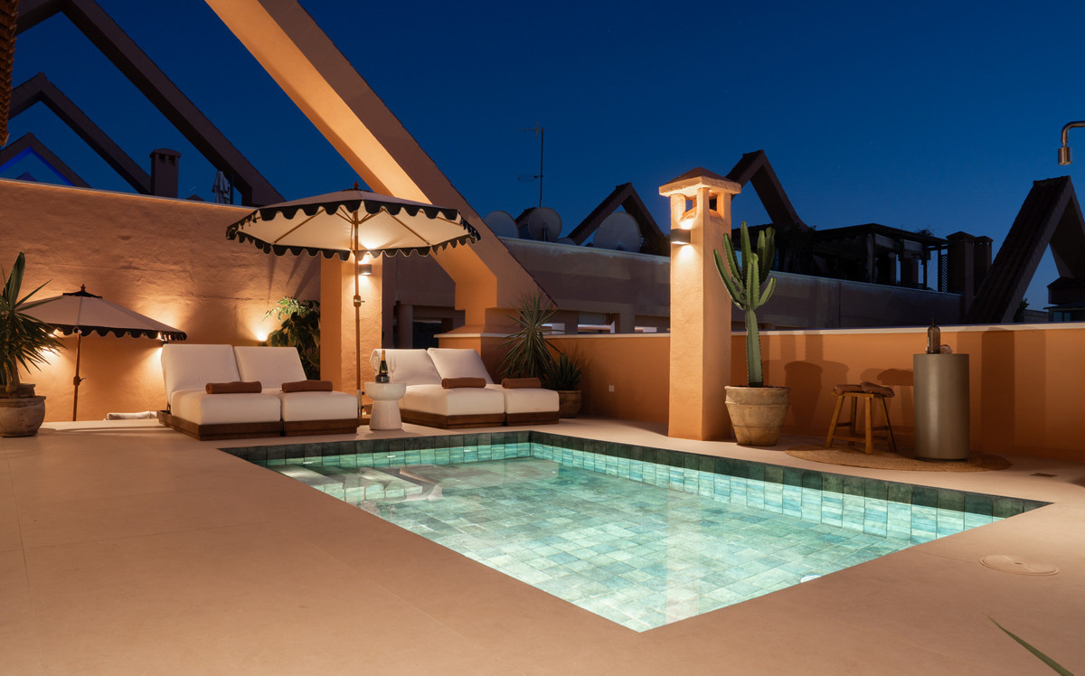 3 Bed Apartment for sale in Nueva Andalucía Costa Del Sol, Málaga, Spain