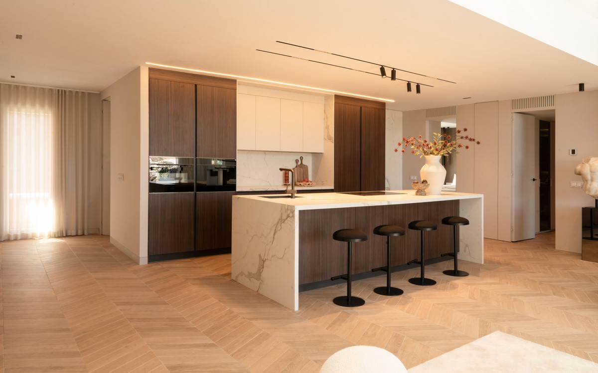 3 Bed Apartment for sale in Nueva Andalucía Costa Del Sol, Málaga, Spain