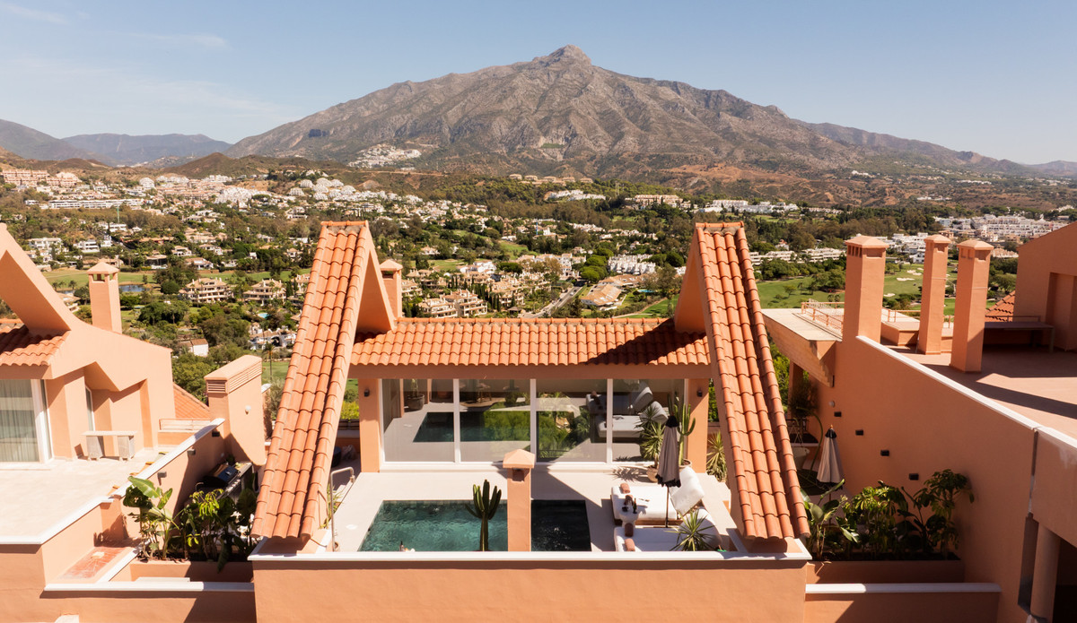 3 Bed Apartment for sale in Nueva Andalucía Costa Del Sol, Málaga, Spain