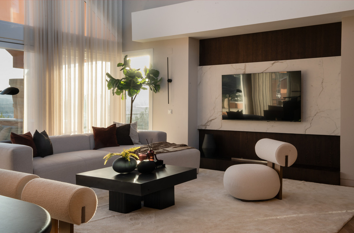 3 Bed Apartment for sale in Nueva Andalucía Costa Del Sol, Málaga, Spain