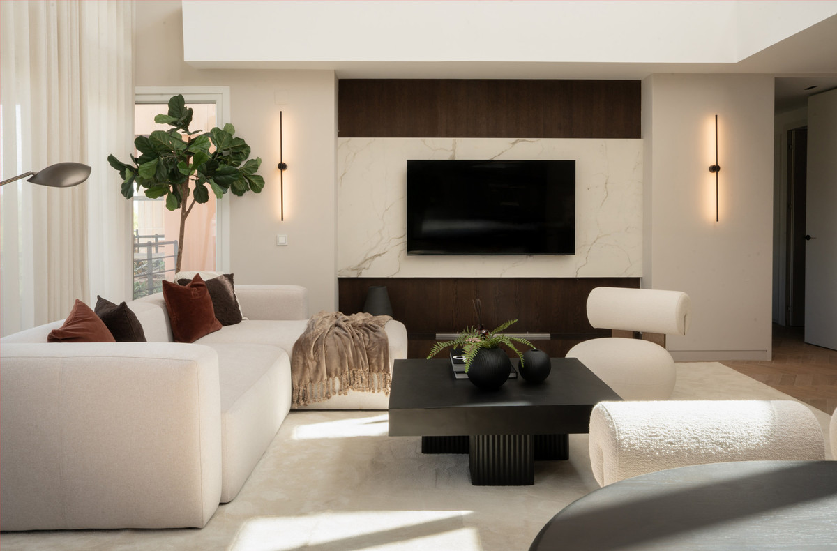 3 Bed Apartment for sale in Nueva Andalucía Costa Del Sol, Málaga, Spain