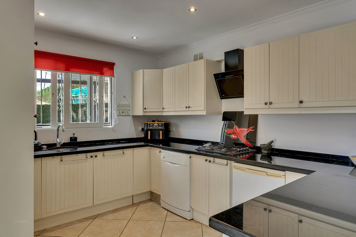 Se vende Villa - Chalet de 3 dormitorios en Costa Blanca, Alicante, España
