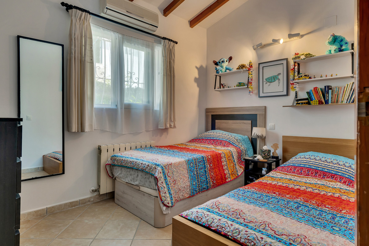 Se vende Villa - Chalet de 3 dormitorios en Costa Blanca, Alicante, España