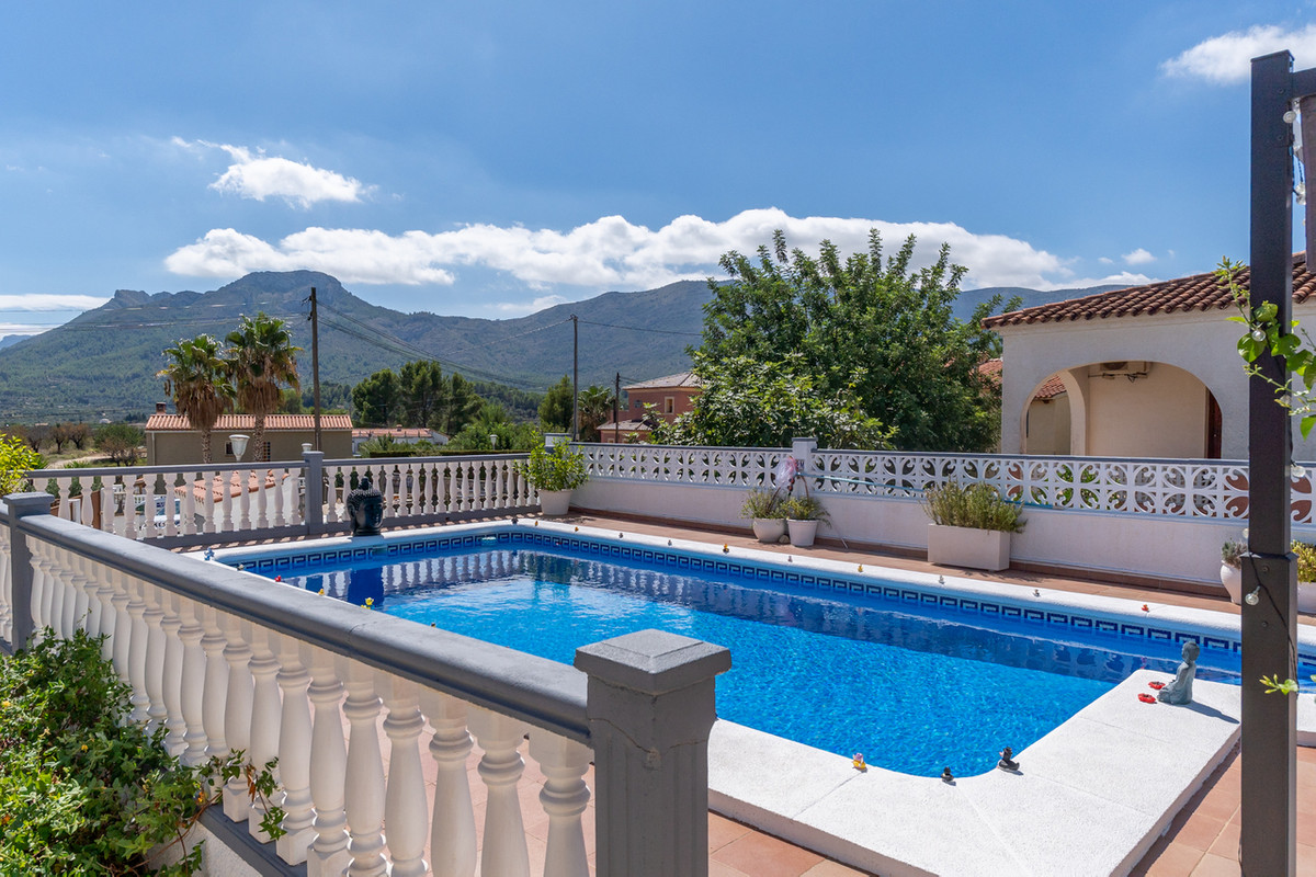 Se vende Villa - Chalet de 3 dormitorios en Costa Blanca, Alicante, España