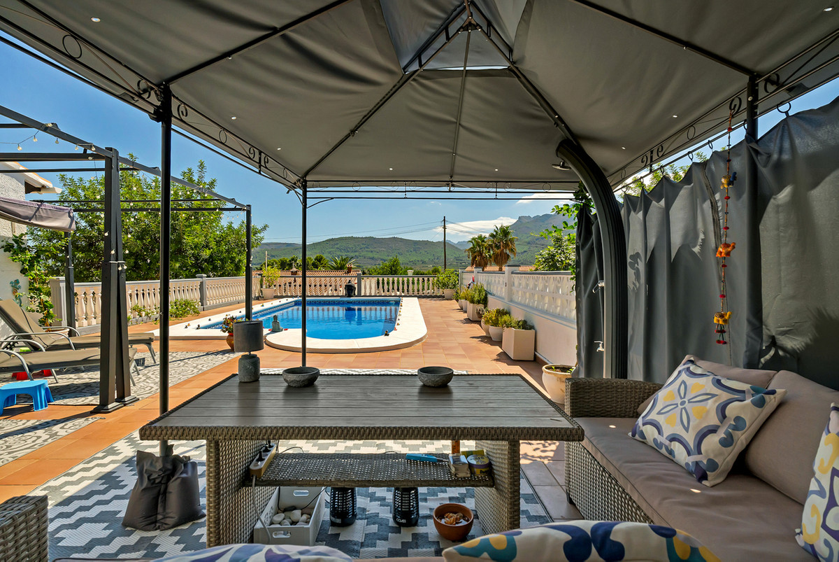 Se vende Villa - Chalet de 3 dormitorios en Costa Blanca, Alicante, España