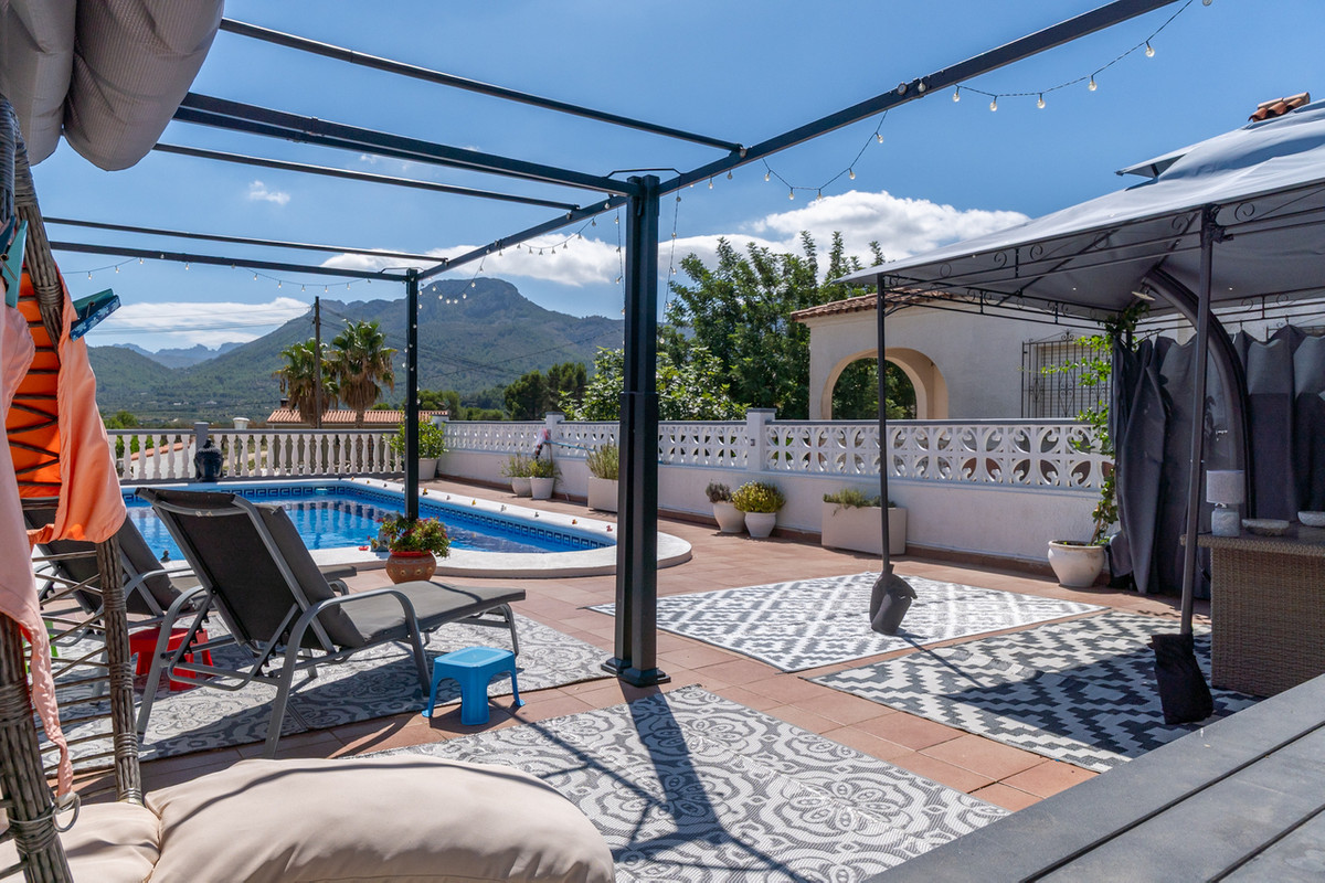 Se vende Villa - Chalet de 3 dormitorios en Costa Blanca, Alicante, España