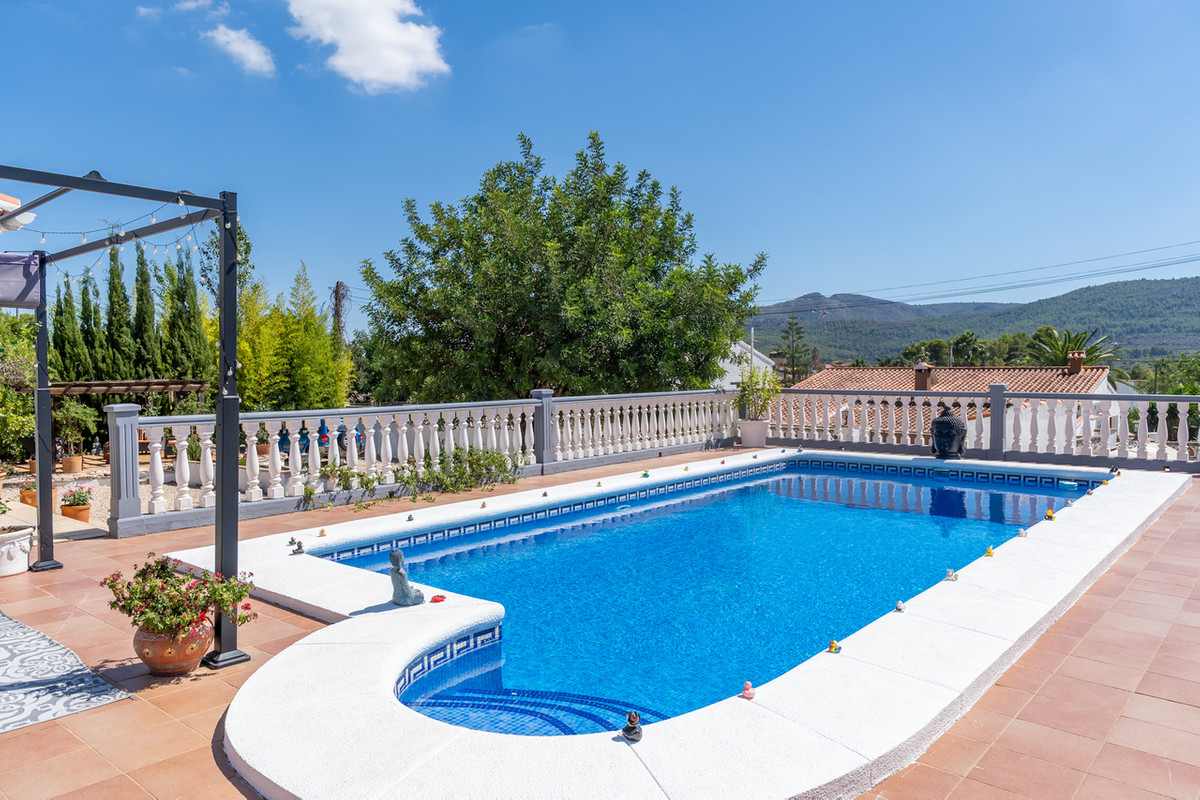 Se vende Villa - Chalet de 3 dormitorios en Costa Blanca, Alicante, España