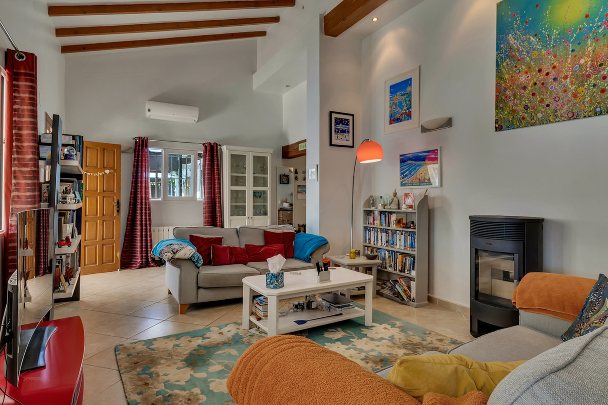 Se vende Villa - Chalet de 3 dormitorios en Costa Blanca, Alicante, España