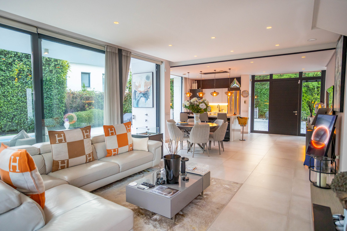 4 Bed Townhouse for sale in Estepona Costa Del Sol, Málaga, Spain