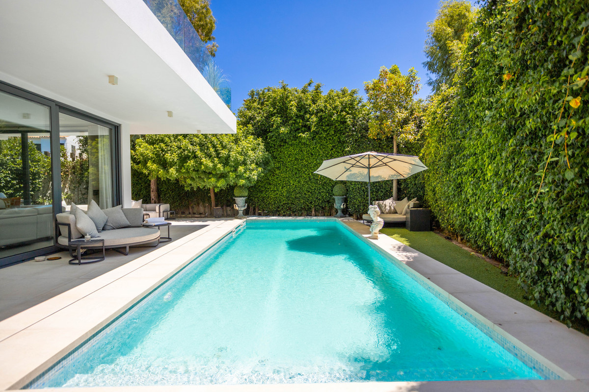 4 Bed Townhouse for sale in Estepona Costa Del Sol, Málaga, Spain