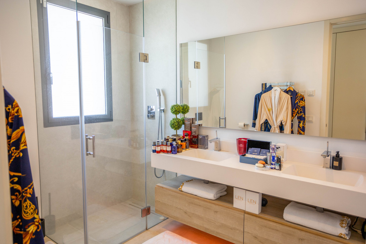 4 Bed Townhouse for sale in Estepona Costa Del Sol, Málaga, Spain